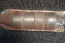 Викуп каталізатора YC2C HA VIM 24.25" length. The long slot on the front side has part numbers underneath Марка автомобіля Ford     Вставка каталізатора Кераміка Тип палива Бензин