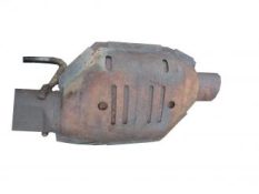 Викуп каталізатора YL5C 5E212 KA M0 171 PIL F Марка автомобіля Ford     Вставка каталізатора Кераміка Тип палива Бензин