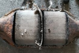 Викуп каталізатора 2495KA Made in Korea DAC Марка автомобіля Daewoo   Рік автомобіля 1993 Вставка каталізатора Кераміка Тип палива Бензин