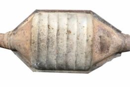 Викуп каталізатора KA 3169 103R-000082 / Aftermarket Walker Марка автомобіля Citroën|Peugeot     Вставка каталізатора Кераміка Тип палива Бензин Каталітична марка Walker