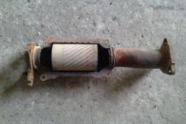 Викуп каталізатора Honda ACURA Marked R on Cover Марка автомобіля Honda     Вставка каталізатора Кераміка Тип палива Бензин