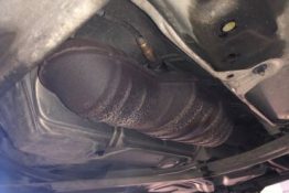 Викуп каталізатора 8642729  Faurecia Марка автомобіля Volvo Модель автомобіля Volvo C70 2.0T Рік автомобіля 2002 Вставка каталізатора Кераміка Тип палива Бензин Каталітична марка Faurecia