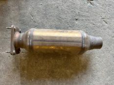 Викуп каталізатора 12612779 LARGE BREADLOAF Марка автомобіля General Motors     Вставка каталізатора Кераміка Тип палива Бензин