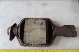 Викуп каталізатора 25161269 ATF 77 / 15 7 W3 Марка автомобіля General Motors     Вставка каталізатора Кераміка Тип палива Бензин