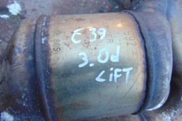 Викуп каталізатора 2247992 2227365003 Zeuna Starker Марка автомобіля BMW Модель автомобіля BMW 5 Series E39 - 530D 3.0D   Вставка каталізатора Кераміка Тип палива Бензин Каталітична марка Zeuna Starker