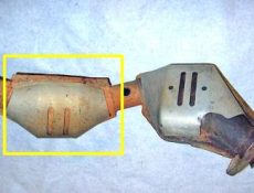 Викуп каталізатора YW7C 5E214 AA (PRE) AGO Марка автомобіля Ford Модель автомобіля Ford Crown Victoria   Вставка каталізатора Кераміка Тип палива Бензин