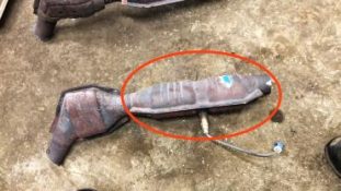 Викуп каталізатора 2L34 5E214 AB (REAR) M5 107 OHM Марка автомобіля Ford     Вставка каталізатора Кераміка Тип палива Бензин