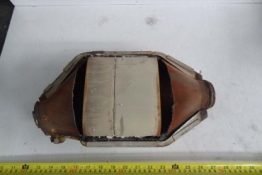 Викуп каталізатора 5R29-5E211-AC 26 L 05-13065 Марка автомобіля Ford     Вставка каталізатора Кераміка Тип палива Бензин