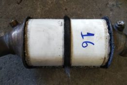 Викуп каталізатора 7L8254300T 7L8131690AE  EMCON Technologies Марка автомобіля Audi|Volkswagen     Вставка каталізатора Кераміка Тип палива Бензин Каталітична марка EMCON Technologies