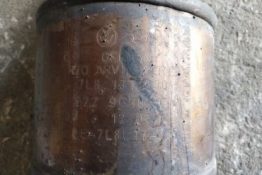 Викуп каталізатора 7L8131690L  Arvin Meritor Марка автомобіля Audi|Volkswagen     Вставка каталізатора Кераміка Тип палива Бензин Каталітична марка Arvin Meritor