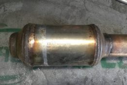 Викуп каталізатора 5Q0131701G VW AG GERMANY VWK / D-15-041 Марка автомобіля Audi|Volkswagen     Вставка каталізатора Кераміка Тип палива Бензин