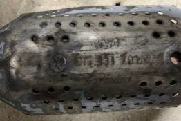 Викуп каталізатора 6N0131701AR Марка автомобіля Audi|Volkswagen     Вставка каталізатора Кераміка Тип палива Бензин