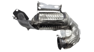 Викуп каталізатора 208A00733R HMLGT7652R / A2474907102 Eberspächer Марка автомобіля Renault Модель автомобіля Renault Arkana 1.3 L Рік автомобіля 2020 Вставка каталізатора Кераміка Тип палива Бензин Каталітична марка Eberspächer