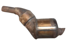 Викуп каталізатора C 156 8200468524 Eberspächer Марка автомобіля Renault Модель автомобіля Renault Megane II - 1.6 16V Рік автомобіля 2003 Вставка каталізатора Кераміка Тип палива Бензин Каталітична марка Eberspächer