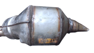 Викуп каталізатора C 526 208025729R Eberspächer Марка автомобіля Renault     Вставка каталізатора Кераміка Тип палива Бензин Каталітична марка Eberspächer