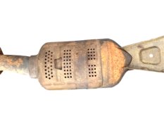 Викуп каталізатора 30650270 Марка автомобіля Volvo     Вставка каталізатора Кераміка Тип палива Бензин