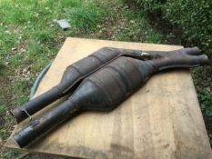 Викуп каталізатора 1711662 2236016114 Zeuna Starker Марка автомобіля BMW Модель автомобіля BMW 7 Series E32 - 750i   Вставка каталізатора Кераміка Тип палива Бензин Каталітична марка Zeuna Starker