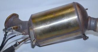 Викуп каталізатора 9373059 EVOCDPF Walker Марка автомобіля BMW Модель автомобіля BMW 1 Series E81 / E87 - 130i   Вставка каталізатора Кераміка Тип палива Бензин Каталітична марка Walker