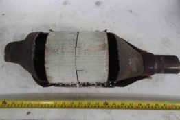 Викуп каталізатора 1J0131701EA 1J0178HA VW - ES - 11 - 235 Марка автомобіля Audi|Volkswagen     Вставка каталізатора Кераміка Тип палива Бензин