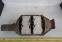 Викуп каталізатора 4D0131701Q 4A0178D Марка автомобіля Audi|Volkswagen     Вставка каталізатора Кераміка Тип палива Бензин