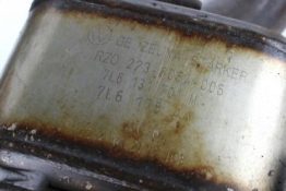 Викуп каталізатора 7L6131701M 7L6178AA RZ0 / 2238064006 Марка автомобіля Audi|Volkswagen     Вставка каталізатора Кераміка Тип палива Бензин