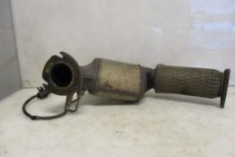 Викуп каталізатора 30785182 2988984300 Arvin Meritor Марка автомобіля Volvo Модель автомобіля Volvo S80 2.4 II - 2.4 D5   Вставка каталізатора Кераміка Тип палива Бензин Каталітична марка Arvin Meritor