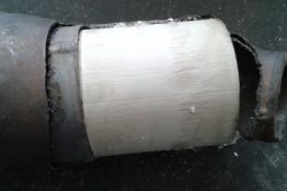 Викуп каталізатора 7L5131705K (FOIL) 90564841 Марка автомобіля Porsche     Вставка каталізатора Металеві Тип палива Бензин