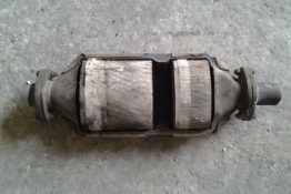 Викуп каталізатора G01 Марка автомобіля Toyota     Вставка каталізатора Кераміка Тип палива Бензин