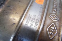 Викуп каталізатора 8200747077 H8200389549  Faurecia Марка автомобіля Renault Модель автомобіля Renault Megane II - 1.9 DCI (81 kw / 110 hp)|Renault Scenic II - 1.9 DCI (JM)   Вставка каталізатора Кераміка Тип палива Бензин Каталітична марка Faurecia