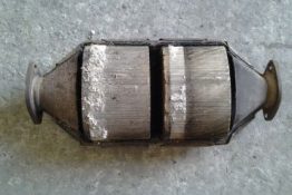 Викуп каталізатора H04 Марка автомобіля Toyota     Вставка каталізатора Кераміка Тип палива Бензин