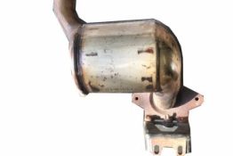 Викуп каталізатора 8200507022 H8200866351 Марка автомобіля Renault Модель автомобіля Renault Scenic II - 2.0 DCi   Вставка каталізатора Кераміка Тип палива Бензин