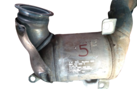 Викуп каталізатора 5QM131690E 5QM166BA Марка автомобіля Volkswagen     Вставка каталізатора Кераміка Тип палива Бензин