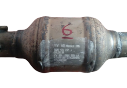 Викуп каталізатора 5QM131701J 5QM178AA Марка автомобіля Volkswagen     Вставка каталізатора Кераміка Тип палива Бензин