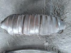 Викуп каталізатора 1275696 Марка автомобіля Volvo     Вставка каталізатора Кераміка Тип палива Бензин