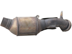 Викуп каталізатора KT 0208 A2404900114/0214 Zeuna Starker Марка автомобіля Mercedes Benz Модель автомобіля Mercedes Benz S-Class S600 Рік автомобіля 2005 Вставка каталізатора Кераміка Тип палива Бензин Каталітична марка Zeuna Starker