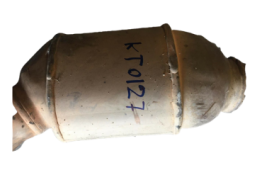 Викуп каталізатора KT 0127 A1404903636 Zeuna Starker Марка автомобіля Mercedes Benz Модель автомобіля Mercedes Benz E-Class W210 - E-430 V8 E-Class   Вставка каталізатора Кераміка Тип палива Бензин Каталітична марка Zeuna Starker