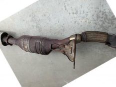 Викуп каталізатора 30696116 111R-RSA Марка автомобіля Volvo     Вставка каталізатора Кераміка Тип палива Бензин