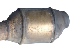 Викуп каталізатора KT 0220 A2304901414 Марка автомобіля Mercedes Benz Модель автомобіля Mercedes Benz SL-Class 500 - R230   Вставка каталізатора Кераміка Тип палива Бензин