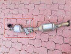 Викуп каталізатора VS17263010 NJ / 01W43 Марка автомобіля Volvo     Вставка каталізатора Кераміка Тип палива Бензин