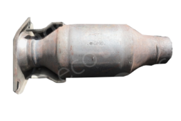 Викуп каталізатора GM8 Марка автомобіля Toyota Модель автомобіля Toyota Auris 1.6 (ZRE151) (E15) Рік автомобіля 2010|2011|2012|2013 Вставка каталізатора Кераміка Тип палива Бензин