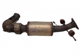 Викуп каталізатора BJ32-5G267-CB KAT118 Марка автомобіля Land Rover Модель автомобіля Land Rover Range Rover Evoquet 2.2 D (L538) Рік автомобіля 2011|2012|2013|2014|2015 Вставка каталізатора Кераміка Тип палива Бензин