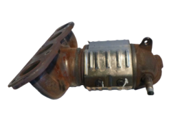 Викуп каталізатора 2E490 Марка автомобіля Hyundai|Kia Модель автомобіля Hyundai i30 Рік автомобіля 2014|2015|2016|2017 Вставка каталізатора Кераміка Тип палива Бензин