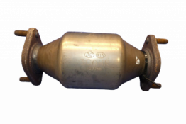 Викуп каталізатора 3CAHR Марка автомобіля Hyundai|Kia Модель автомобіля Hyundai Genesis 3.8L Рік автомобіля 2012|2013|2014 Вставка каталізатора Кераміка Тип палива Бензин