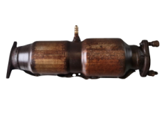 Викуп каталізатора 2G900 Марка автомобіля Hyundai|Kia Модель автомобіля Hyundai ix35 2.0 DOHC|Kia Sportage III 2.0 i DOHC   Вставка каталізатора Кераміка Тип палива Бензин