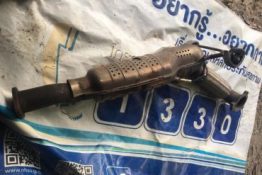 Викуп каталізатора 8642179 Sweden Марка автомобіля Volvo     Вставка каталізатора Кераміка Тип палива Бензин