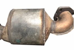 Викуп каталізатора VS20493005 NJ / 0802 / VOLV 7.1 Марка автомобіля Volvo     Вставка каталізатора Кераміка Тип палива Бензин