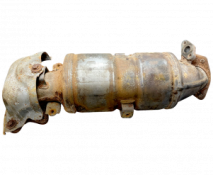 Викуп каталізатора 7Y1E0292/13560UF 7YE0826/16360UR Марка автомобіля Honda     Вставка каталізатора Кераміка Тип палива Бензин