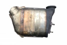 Викуп каталізатора 8200570184 H8200389563 J2498013030 Faurecia Марка автомобіля Renault Модель автомобіля Renault Laguna II - 1.9 DCi (81 kw / 110 hp)   Вставка каталізатора Кераміка Тип палива Бензин Каталітична марка Faurecia