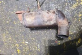 Викуп каталізатора 5X43-5E214-DA  Arvin Meritor Марка автомобіля Jaguar     Вставка каталізатора Кераміка Тип палива Бензин Каталітична марка Arvin Meritor