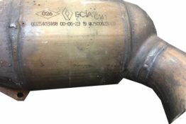 Викуп каталізатора C 141 8200002631 Марка автомобіля Renault Модель автомобіля Renault Laguna II - 3.0 V6   Вставка каталізатора Кераміка Тип палива Бензин
